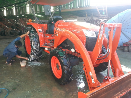 คูโบต้า L4708 4 WD พร้อมใบมีดตราช้าง