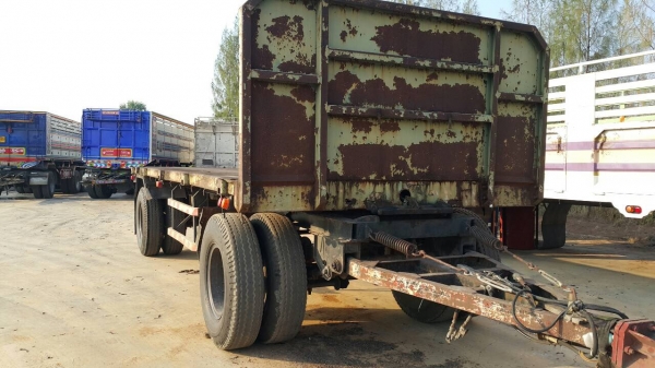 ขายลูกพ่วงพื้นเรียบสองเพลา ยางดี อู่สามมิตร พร้อมใช้. กำลังเก็บสีใหม่