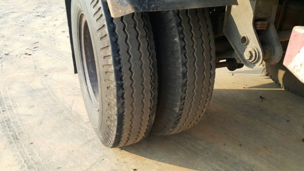 ขายลูกพ่วงพื้นเรียบสองเพลา ยางดี อู่สามมิตร พร้อมใช้. กำลังเก็บสีใหม่