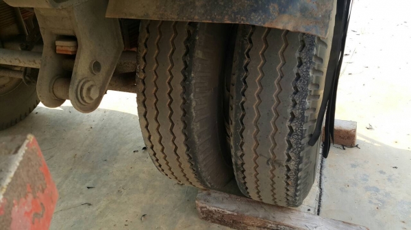 ขายลูกพ่วงพื้นเรียบสองเพลา ยางดี อู่สามมิตร พร้อมใช้. กำลังเก็บสีใหม่