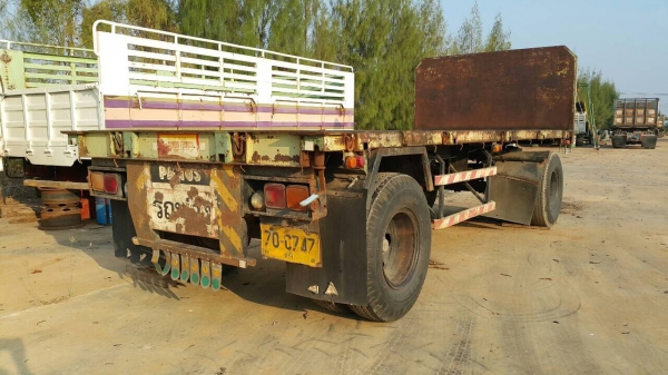 ขายลูกพ่วงพื้นเรียบสองเพลา ยางดี อู่สามมิตร พร้อมใช้. กำลังเก็บสีใหม่