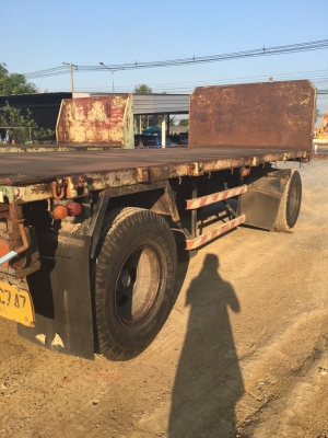 ขายลูกพ่วงพื้นเรียบสองเพลา ยางดี อู่สามมิตร พร้อมใช้. กำลังเก็บสีใหม่