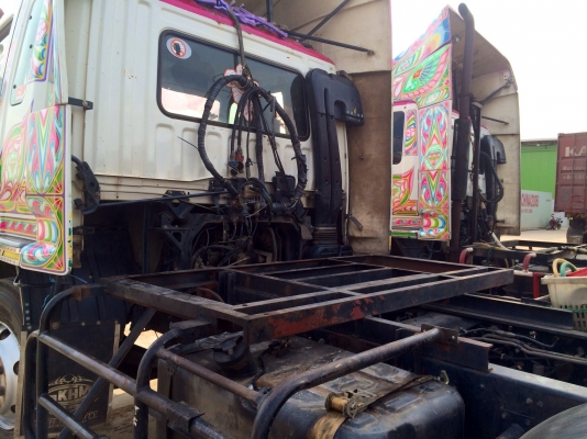 ขายด่วน  รถสิบล้อหัวลากมิตซู  260  แรง ปี 51 สภาพดีมาก  พร้อมใช้งาน  เอกสารพร้อม