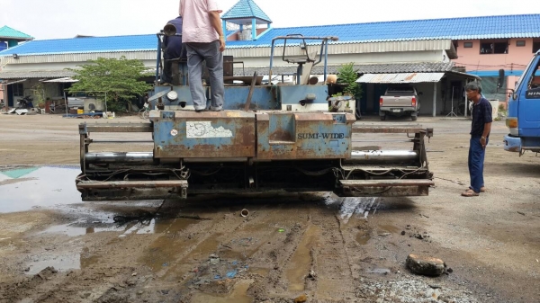 ขายรถปูยาง SUMITOMO 4 คันราคาคันละ 600000