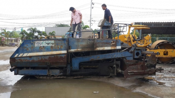 ขายรถปูยาง SUMITOMO 4 คันราคาคันละ 600000