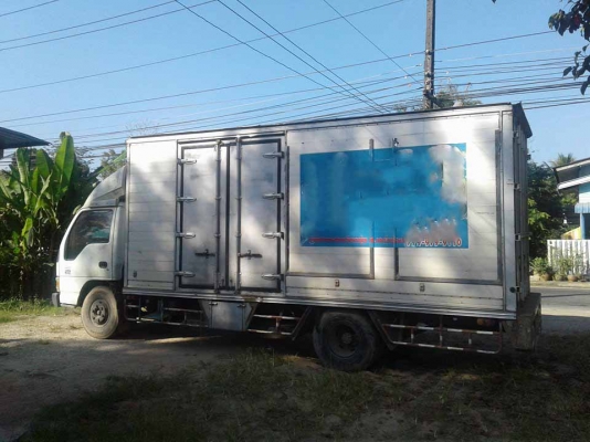 ขาย 6 ล้อห้าง  isuzu NQR 130 แรงม้า ยาว 5.5 ม.