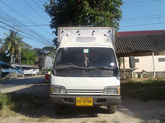 ขาย 6 ล้อห้าง  isuzu NQR 130 แรงม้า ยาว 5.5 ม.