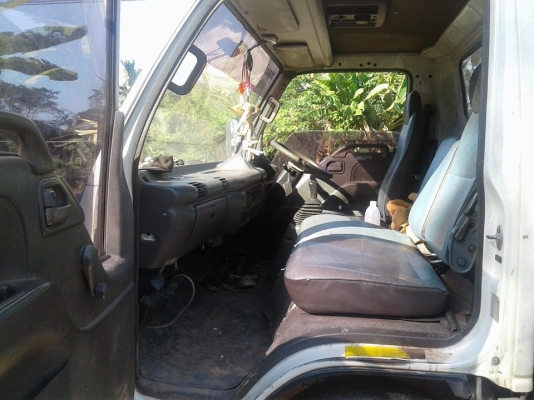 ขาย 6 ล้อห้าง  isuzu NQR 130 แรงม้า ยาว 5.5 ม.