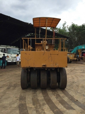 ขายรถบดล้อยาง 9 ล้อ KAWASAKI KR20C ราคา 650000