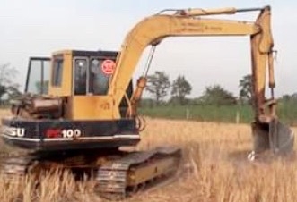 KOMATSU PC 80-3 เครื่องเดิมปั๊มเดิมๆแรงทำงานดี บอดี้ภายนอกสวย บูมอาร์มไม่ปะ ทำงานได้เร็วดีคล่องตัว ช่วงล่างเอวแน่น โซ่ใบแทรกสภาพดีประมาณ 60\% พร้อมใช้งาน เอกสารสัญญาซื้อขาย ราคาต่อรองได้ครับ