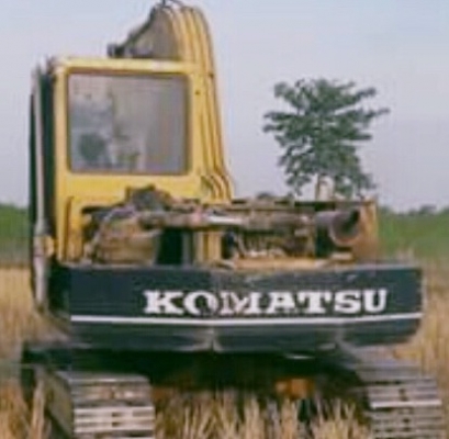 KOMATSU PC 80-3 เครื่องเดิมปั๊มเดิมๆแรงทำงานดี บอดี้ภายนอกสวย บูมอาร์มไม่ปะ ทำงานได้เร็วดีคล่องตัว ช่วงล่างเอวแน่น โซ่ใบแทรกสภาพดีประมาณ 60\% พร้อมใช้งาน เอกสารสัญญาซื้อขาย ราคาต่อรองได้ครับ