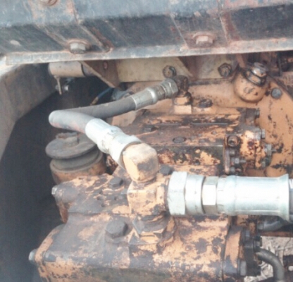 KOMATSU PC 80-3 เครื่องเดิมปั๊มเดิมๆแรงทำงานดี บอดี้ภายนอกสวย บูมอาร์มไม่ปะ ทำงานได้เร็วดีคล่องตัว ช่วงล่างเอวแน่น โซ่ใบแทรกสภาพดีประมาณ 60\% พร้อมใช้งาน เอกสารสัญญาซื้อขาย ราคาต่อรองได้ครับ