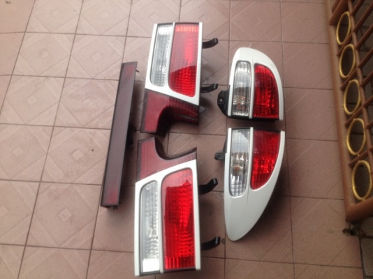 ไฟท้ายTOYOTA  ESTIMA  ACR30 มีคิ้วเเต่งตามรูปเก่าญี่ปุ่นเเท้สภาพสวย