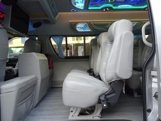 ทร 0922726669 คุณตันหยงรถตู้เบสมือสองฝั่งธนฯ ตู้COMMUTER ดีเซลล์แต่งวีไอพี ปี 12 ราคา 899,000 บาท