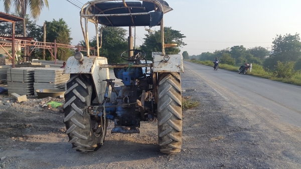 รถไถฟอร์ด 6600 เครื่องเกียร์เฟืองท้ายดี มีผานดันหน้าและผานหลัง