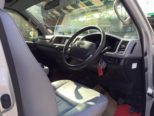 โทร 0922726669 คุณตันหยงรถตู้เบสมือสองฝั่งธนฯ ตู้COMMUTER ดีเซลล์แต่งวีไอพี ปี 12 ราคา 899,000 บาท