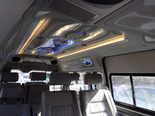 โทร 0922726669 คุณตันหยงรถตู้เบสมือสองฝั่งธนฯ ตู้COMMUTER ดีเซลล์แต่งวีไอพี ปี 12 ราคา 899,000 บาท