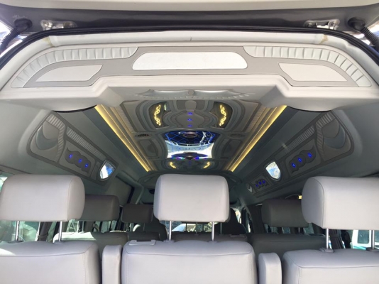 โทร 0922726669 คุณตันหยงรถตู้เบสมือสองฝั่งธนฯ ตู้COMMUTER ดีเซลล์แต่งวีไอพี ปี 12 ราคา 899,000 บาท