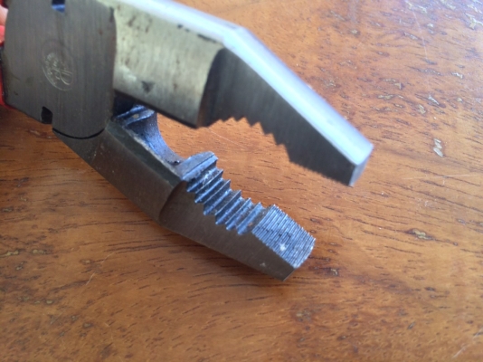 ขายคีมงานไฟฟ้าเก่าเก็บขนาด6นิ้วด้ามกันไฟฟ้า500V เช็คโกสโลวาเกีย