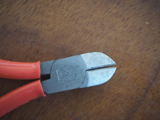 ขายคีมงานไฟฟ้าเก่าเก็บขนาด6นิ้วด้ามกันไฟฟ้า500V เช็คโกสโลวาเกีย