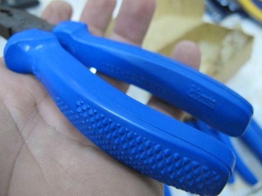 ขายคีมงานไฟฟ้าเก่าเก็บขนาด6นิ้วด้ามกันไฟฟ้า500V เช็คโกสโลวาเกีย