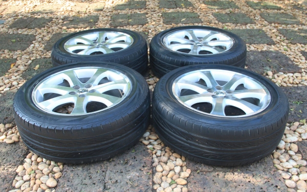 ล้อแม๊คใส่รถ โตโยต้า wish พร้อมยางขอบ 5 รู 100 ขอบ 17 ล้อแม๊คใส่รถ โตโยต้า wish พร้อมยางขอบ 5 รู 100 ขอบ 17