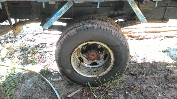 ขายหกล้อฮีโน่KM310เครื่องหกสูบกระบะยาว4.3เมตรทะเบียนพร้อมโอนภาษีไม่ขาดต่อ144000