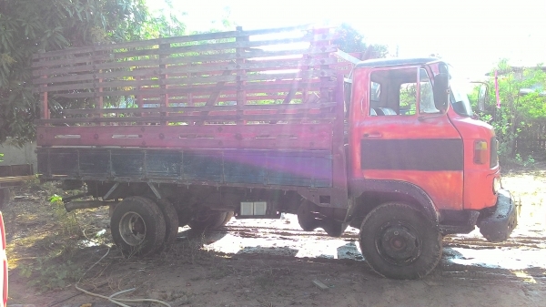 ขายหกล้อฮีโน่KM310เครื่องหกสูบกระบะยาว4.3เมตรทะเบียนพร้อมโอนภาษีไม่ขาดต่อ144000