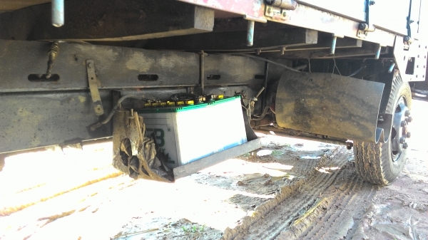 ขายหกล้อฮีโน่KM310เครื่องหกสูบกระบะยาว4.3เมตรทะเบียนพร้อมโอนภาษีไม่ขาดต่อ144000