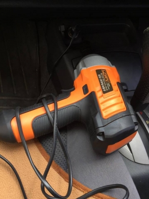 ขายบล็อกไฟฟ้า ถอดล้อรถยนต์ 12V ครับ