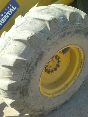 รถตัก KOMATSU  WA - 100.    สนใจติดต่อ  081 - 6079515