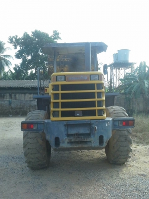 รถตัก KOMATSU  WA - 100.    สนใจติดต่อ  081 - 6079515