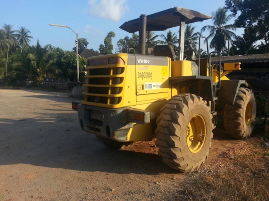 รถตัก KOMATSU  WA - 100.    สนใจติดต่อ  081 - 6079515