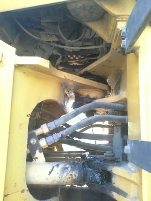 รถตัก KOMATSU  WA - 100.    สนใจติดต่อ  081 - 6079515