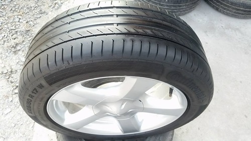 ขายล้อแม็กISUZU V Cross17ยาง225/50/17 ปี13  4 ล้อ