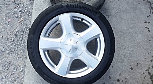 ขายล้อแม็กISUZU V Cross17ยาง225/50/17 ปี13  4 ล้อ