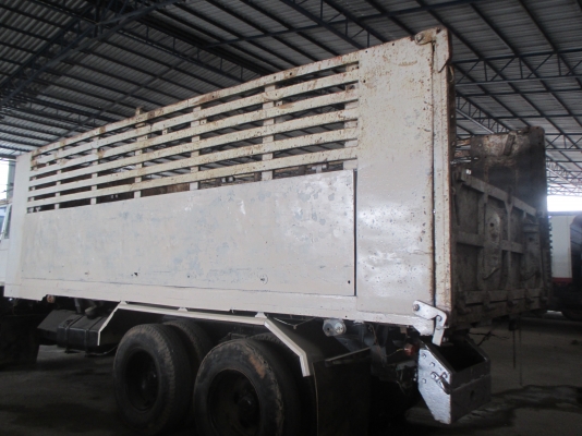 รถบรรทุก 10 ล้อ 2เพลา ดั้ม 180แรงม้า พร้อมใช้งานค่ะ