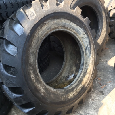 ยางรถตัก (ยางหล่อ) 16.9 ขอบ 24 สภาพสวยครับ ยางรถตัก (ยางหล่อ) 16.9 ขอบ 24 สภาพสวยครับ