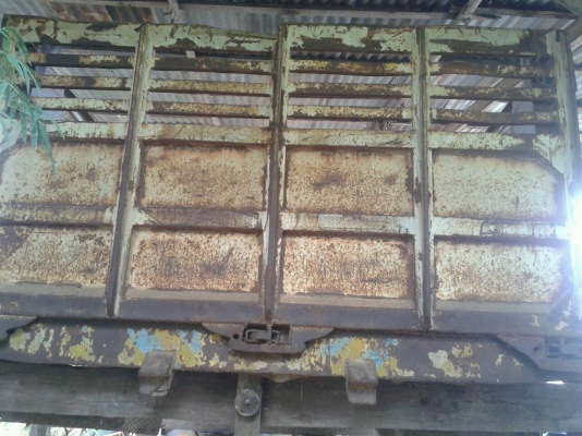 ขายกระบะบรรทุกรถสิบล้อพร้อมกระบอกดั้ม ยกหลังจาก f18 สภาพดีมาก ยาว5.70 กว้าง 2.45 เมตร ราคาถูก