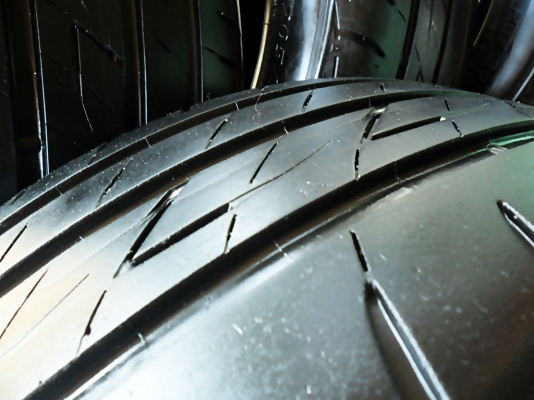 ยางขอบ16  บริดสโตน205-55-R16ลงพื้นปี14 (4เส้น3,200)