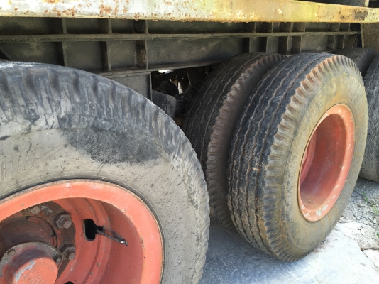 ขายหางพ่วง  สามมิต  3  เพลา. ยัด  ปี 40    สนใจติดต่อ  081 - 6079515