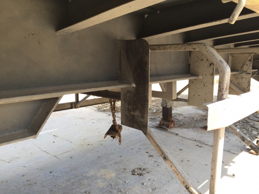 ขายหางพ่วง  สามมิต  3  เพลา. ยัด  ปี 40    สนใจติดต่อ  081 - 6079515