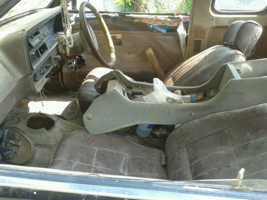 ขายรถอิซูซุ KB แค็ป แต่ไม่มีเครื่องไม่มีเกียร์ ระบบทุกอย่างอยู่ครบหมด