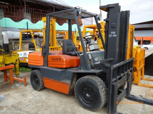 ขายรถยก 3.5 T ยี่ห้อ TOYOTA 5FD35