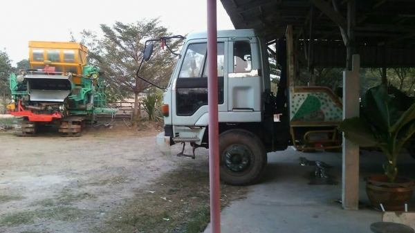 ขายเทรลเลอร์ ร็อกกี้ 195แรง มีระบบบันไดไฮดรอลิก เอกสารพร้อมโอน ราคา390,000 สนใจโทร 090-8588220คุณนะ 093-3258446คุณบิว หรือเข้าดูสินค้าอื่นๆได้ที่ www.truck.in.th/498 หรือเพจFacebook ณรงค์ ซื้อขายรถมือสอง (เว็บไซต์ส่วนตัว) หรือFacebook คุณนะ รถบรรทุก