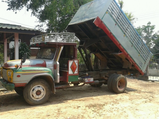 ขาย 6 ล้อหัวยาวดั้มๆๆ ราคาถูกกระบะคอกเกษตรใหญ่กระบะยาว 4.70 กระบะเหล็กทั้งใบ เครื่อง 6BB 145 แรงพวงมาลัยพาวเวอรํ ยางดีทั้ง 6 เส้น เหมาะสำหรับบรรทุกอ้อย บรรทุกมัน บรรทุกข้าวเปลือก