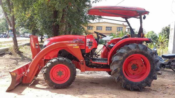 ขายรถไถL4708ใบมีดผาล4พร้อมใช้ครับ ขายรถไถL4708ใบมีดผาล4พร้อมใช้ครับ