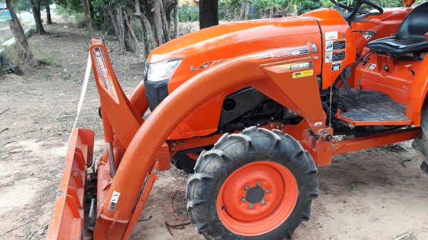 ขายรถไถL4708ใบมีดผาล4พร้อมใช้ครับ ขายรถไถL4708ใบมีดผาล4พร้อมใช้ครับ