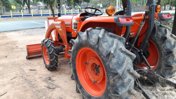 ขายรถไถL4708ใบมีดผาล4พร้อมใช้ครับ ขายรถไถL4708ใบมีดผาล4พร้อมใช้ครับ