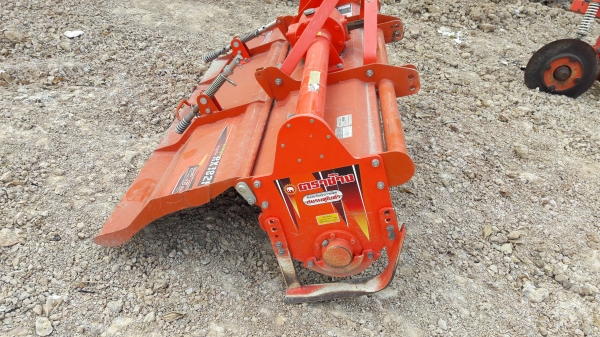 ขายรถไถL4708ใบมีดผาล4พร้อมใช้ครับ ขายรถไถL4708ใบมีดผาล4พร้อมใช้ครับ